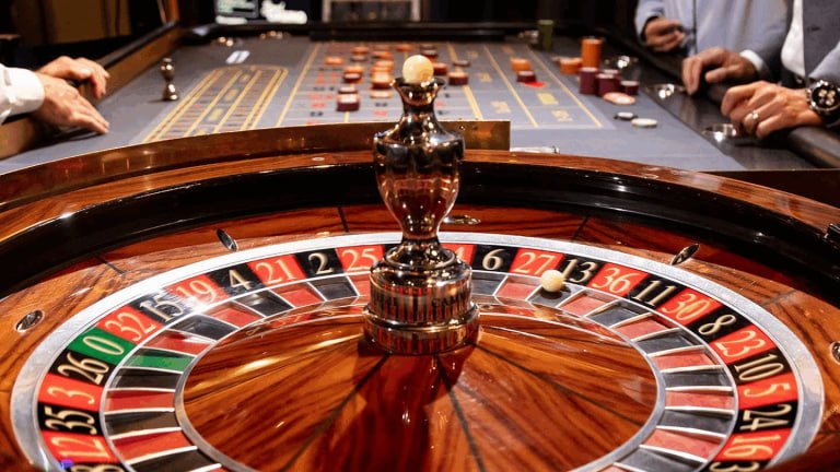 Daftar simbol pembayaran dan kombinasi pemenang Diamond Empire